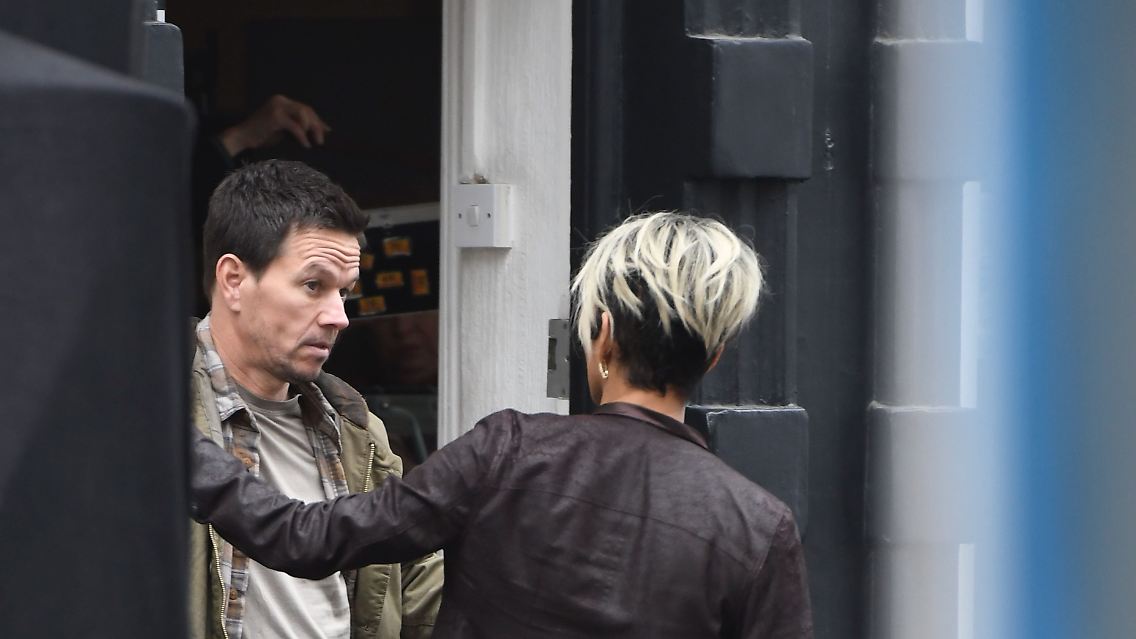 Die Schauspieler Halle Berry und Mark Wahlberg drehen aktuell in London den Actionthriller "Our Man From Jersey".