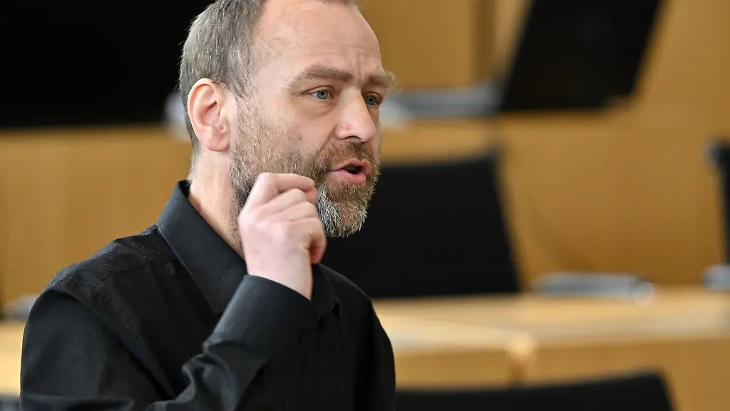 Nach-dem-Tod-des-SPD-Bildungspolitikers-Thomas-Hartung-wird-die-Wahl-zunaechst-gestoppt