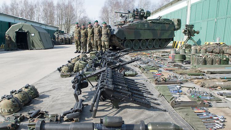 Die Bundeswehr zeigt, was sie hat. Mit 100 Milliarden soll die Truppe zusätzlich aufgerüstet werden.