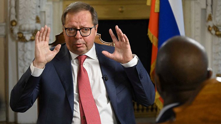 Botschafter Andrei Kelin sagt, Russland könne nicht allein die Schuld an der Zerstörung Mariupols gegeben werden.