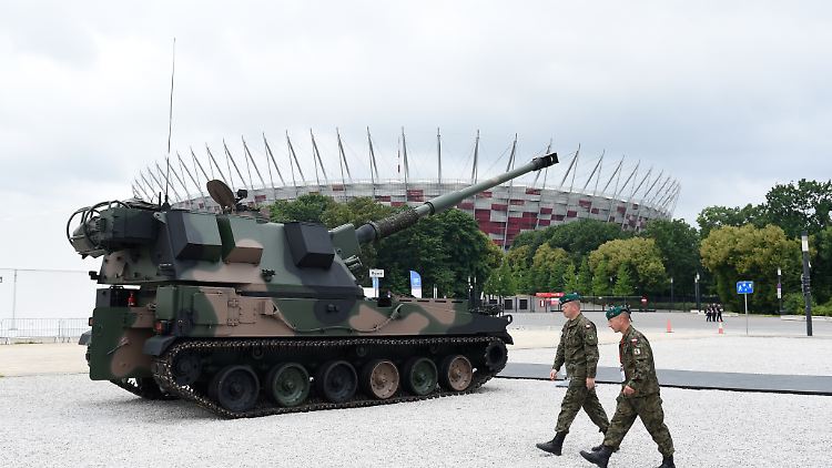 Polen hat mehr als 100 Haubitzen KRAB bestellt - 18 davon werden nun an die Ukraine geliefert.