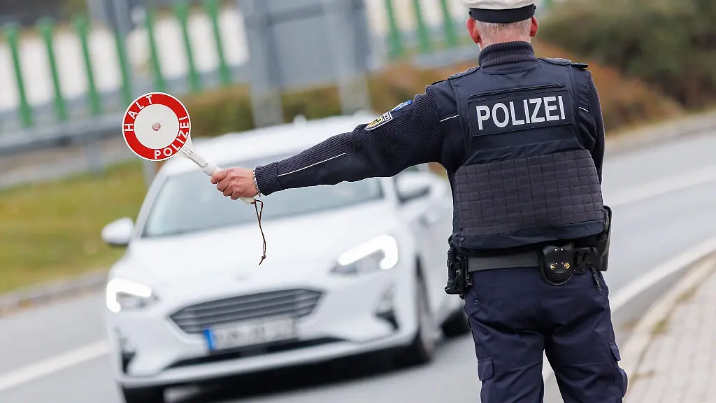 Seit-Monaten-erfolgen-an-den-Grenzen-zu-Oesterreich-und-Tschechien-stationaere-Grenzkontrollen