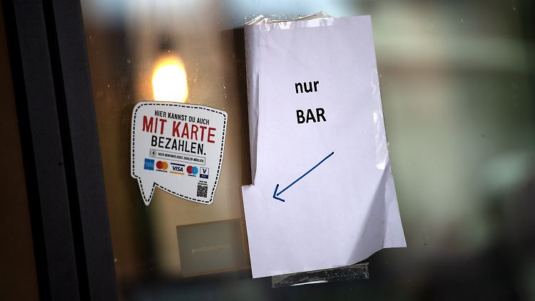 Viele Verbraucher haben sich daran gewöhnt, ihre Einkäufe mit der Karte zu bezahlen.