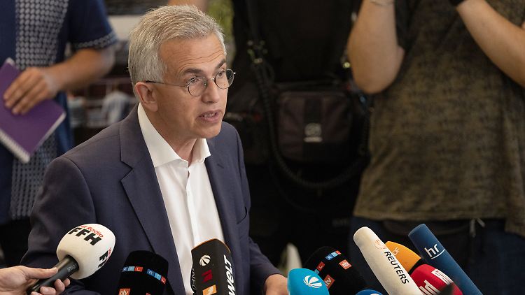 Feldmann muss sich in der AWO-Affäre vor Gericht verantworten.