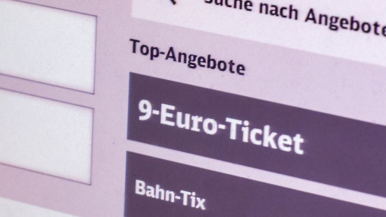 Mit dem Neun-Euro-Ticket können Fahrgäste im Juni, Juli und August jeweils einen Monat lang bundesweit den Nahverkehr nutzen.