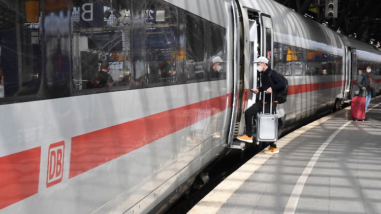 Im April kam fast jeder dritte Fernzug zu spät.