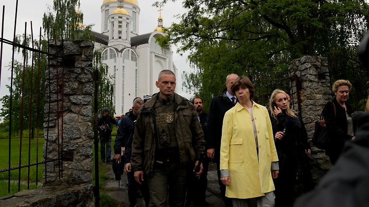 Außenministerin Colonna besuchte auch Butscha.