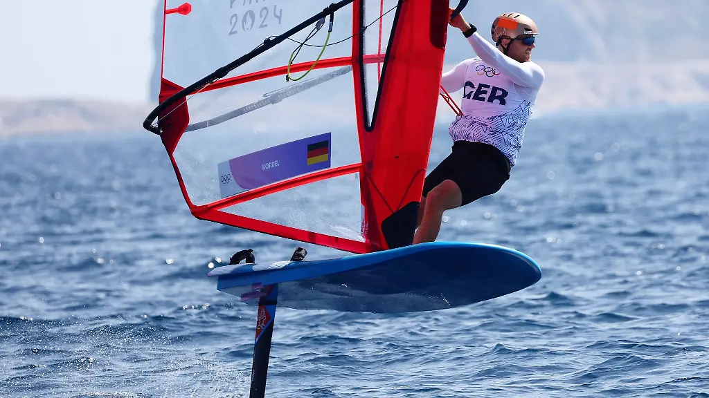 Windsurfer-Sebastian-Koerdel-erlebte-einen-rabenschwarzen-Tag-bei-Olympia