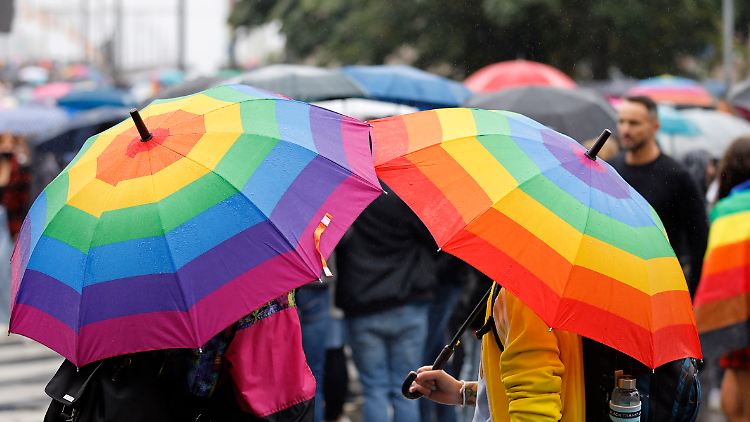 Die Regenbogenfarben stehen für Vielfalt und Toleranz. 