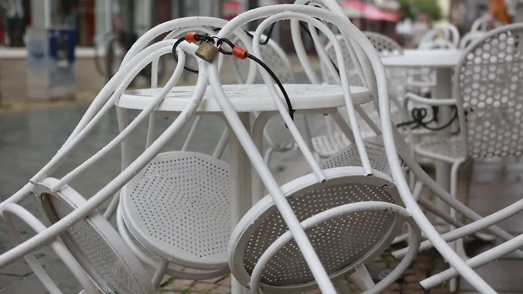 Die-Gewerkschaft-Nahrung-Genuss-Gaststaetten-NGG-bestaetigte-dass-viele-Hotels-in-Sachsen-Anhalt-abends-keine-Kueche-mehr-betreiben-koennen-weil-ihnen-das-Personal-fehlt