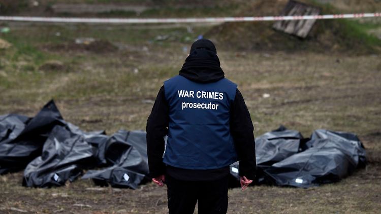 Die Ukraine spricht in mehr als 15.000 Fällen von Kriegsverbrechen.