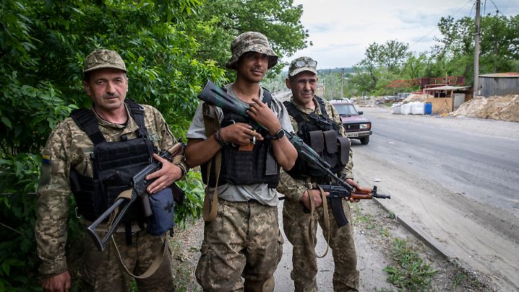 Ukrainische Soldaten in Sjewjerodonezk.