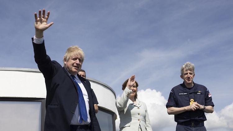 Menschenrechtler werfen der Regierung von Premierminister Boris Johnson vor, die Abmachung mit Ruanda verstoße gegen das Asylrecht.
