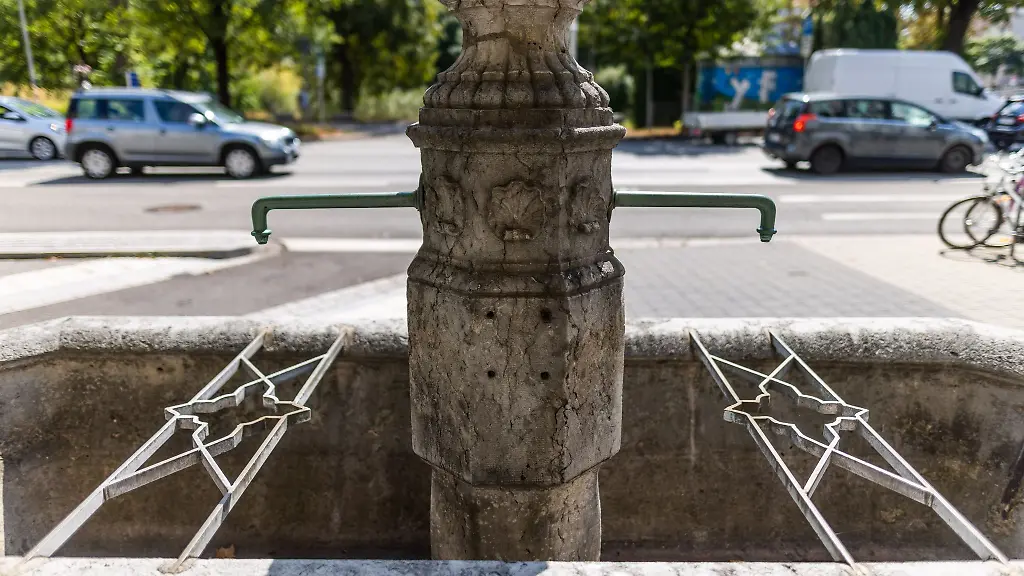 Viele-Menschen-leiden-unter-sommerlicher-Hitze
