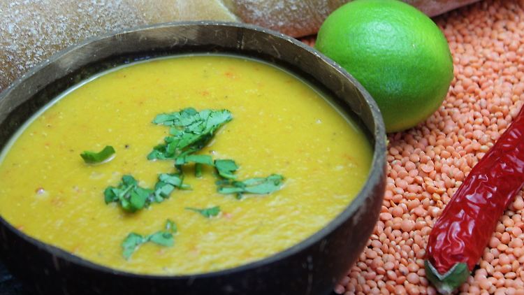 Bei der Currypaste aufpassen: Es kann höllisch scharf werden!
