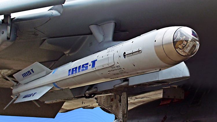 Das Flugabwehrsystem IRIS-T wird bei der Bundeswehr von Tornados und Eurofightern aus eingesetzt. Die Ukraine soll es als System bekommen, das vom Boden aus operiert.