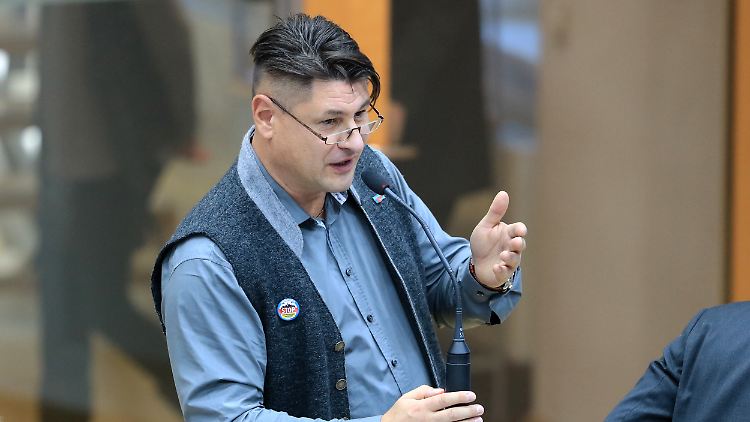 Ist jetzt für die Polizei-Kleiderkammer zuständig: Lehmann - hier noch als AfD-Abgeordneter 2018 im Magdeburger Landtag.