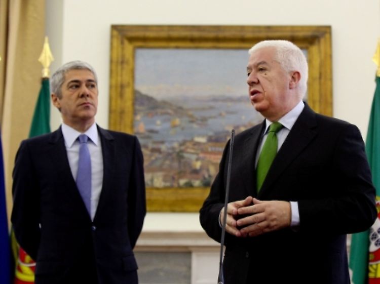 Betreten Neuland in der europäischen Finanzmarktkommunikation: Portugals Regierungschef Jose Socrates (links) und Finanzminister Fernando Teixeira dos Santos.