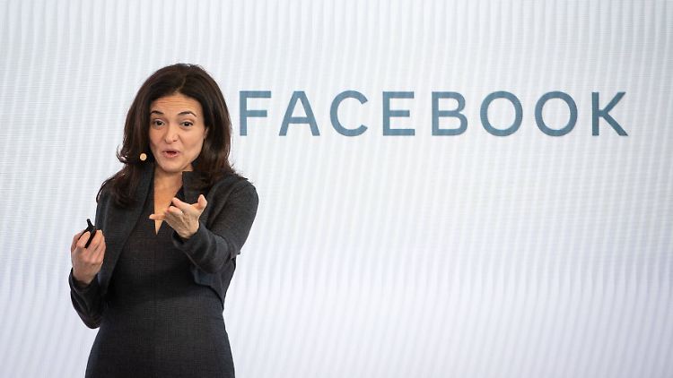 Sheryl Sandberg will sich künftig mehr um ihre Wohltätigkeits-Aktivitäten kümmern.