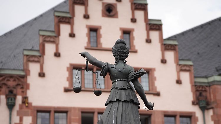 Ermittlungen in den eigenen Reihen: Ein Frankfurter Oberstaatsanwalt sitzt wegen Korruptionsverdacht in Untersuchungshaft. 
