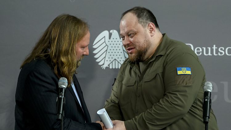Der Grüne Hofreiter mit dem ukrainischen Parlamentspräsidenten Stefantschuk. 