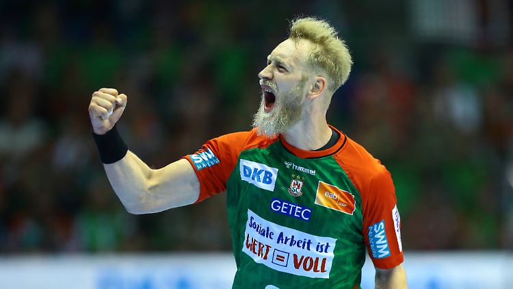 Das Team um Spieler Matthias Musche freut sich über den zweiten Meistertitel der Vereinsgeschichte.