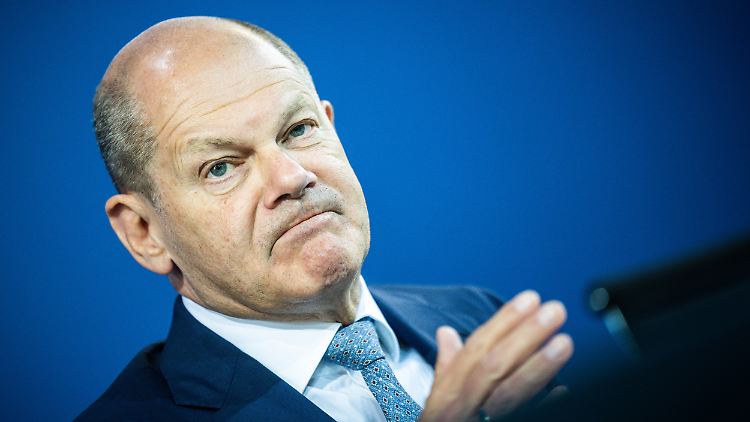 "Wir haben jetzt Sommerreifen drauf", formuliert Kanzler Scholz.