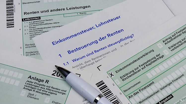 Die Erklärung wird fällig, wenn das zu versteuernde Einkommen den jährlichen Grundfreibetrag überschreitet.
