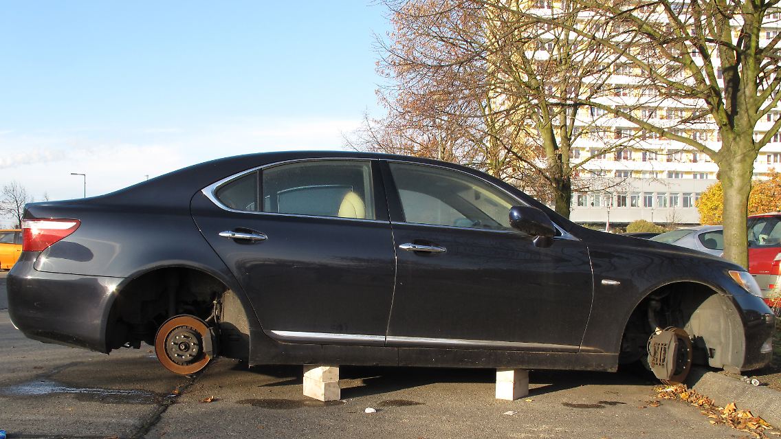 Wenn Diebstähle nur vorgetäuscht wurden, um abzukassieren, landet man auf der schwarzen Liste der Versicherer.
