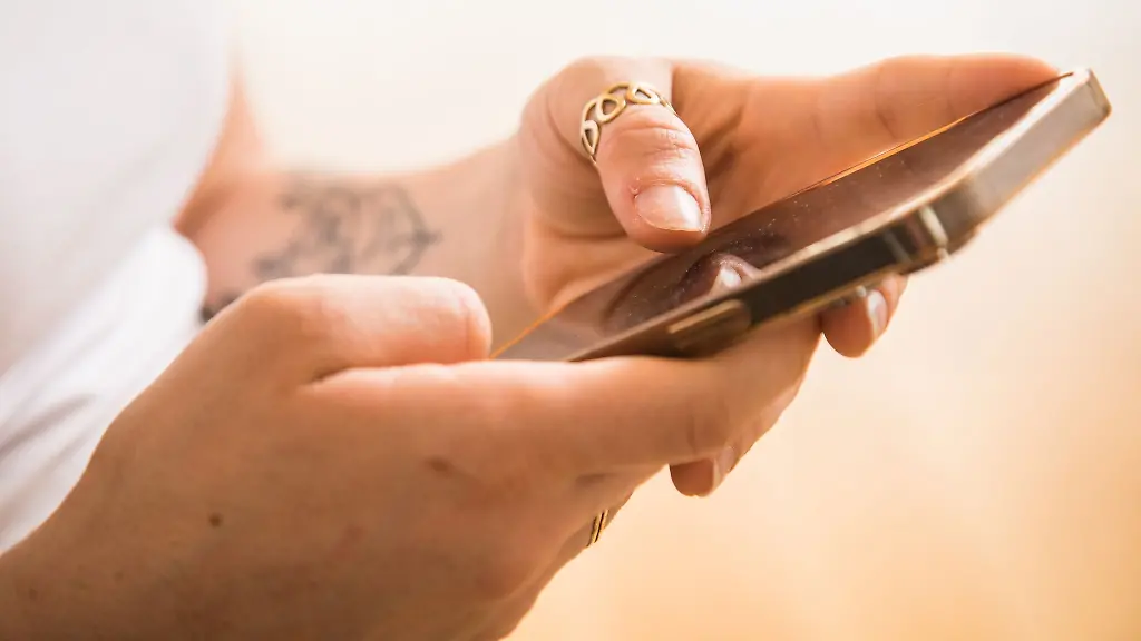 Bei-sogenannten-Ping-Calls-lassen-Betrueger-das-Handy-kurz-anklingeln-legen-dann-sofort-auf-und-versuchen-so-Leute-dazu-zu-bringen-dass-sie-zurueckrufen