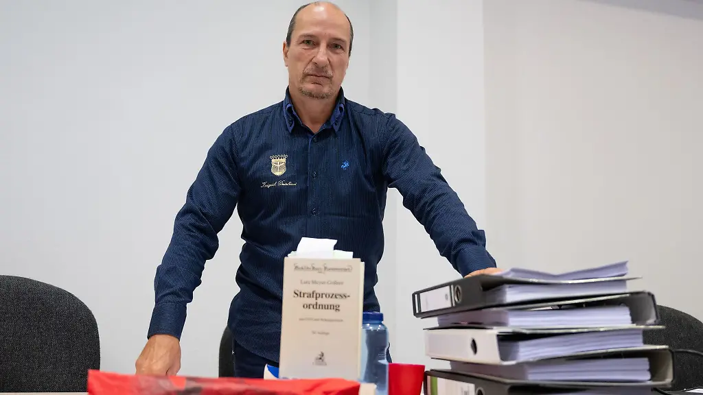 Reichsbuerger-Peter-Fitzek-aeussert-sich-im-Prozess-gegen-ihn-in-Dessau-ausfuehrlich