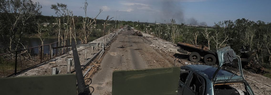 2022-06-02T220907Z_2065624574_RC2QJU973385_RTRMADP_3_UKRAINE-CRISIS-LUHANSK-REGION.JPG