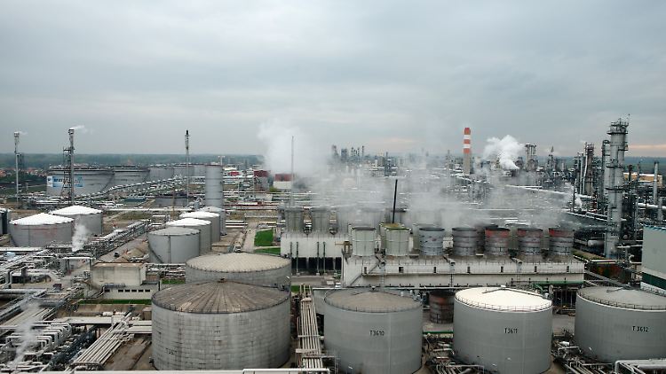 In der Raffinerie Schwechat muss OMV längere Reparaturen ansetzen.