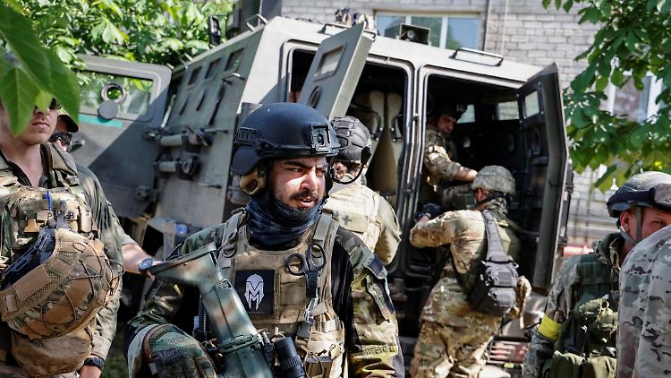 Ausländische Freiwillige sollen sich auf ukrainischer Seite an den Kämpfen um Sjewjerodonezk beteiligen.
