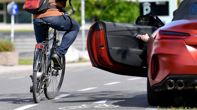 Ups, übersehen? Für Radfahrer wird die Unachtsamkeit von Autofahrern schnell zur tödlichen Gefahr.
