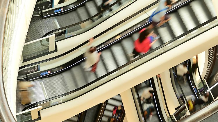 Im ersten Coronajahr 2020 waren die Guthaben auf Giro-, Tagesgeld- und Sparkonten um 165 Milliarden Euro angeschwollen.