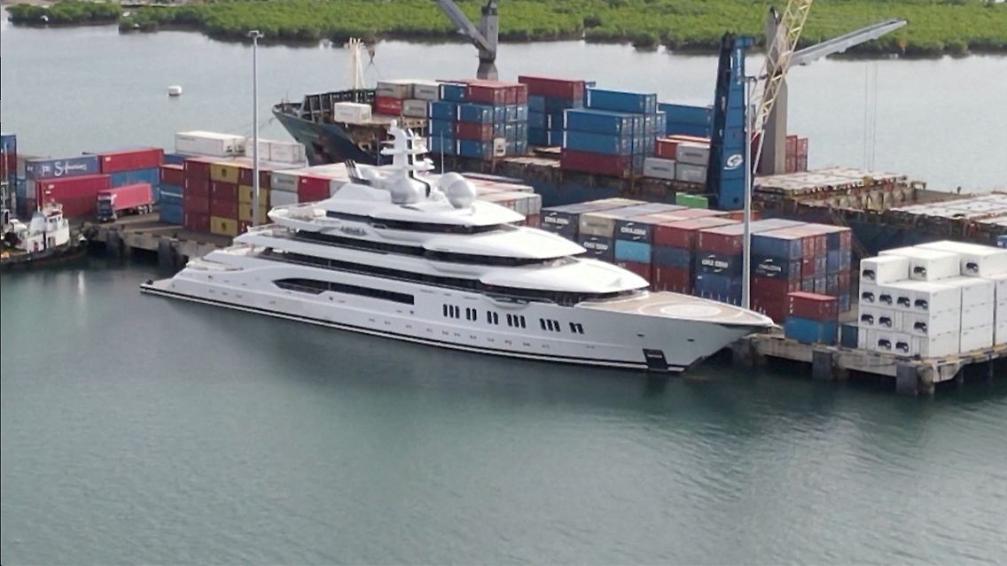 Die "Amadea" liegt derzeit in der "Queens Wharf" in Laukota.