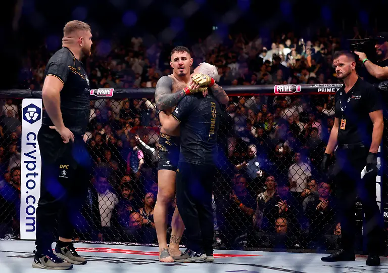 2024-07-28T042540Z-140077630-UP1EK7S0CAPBH-RTRMADP-3-MMA-UFC-UFC304