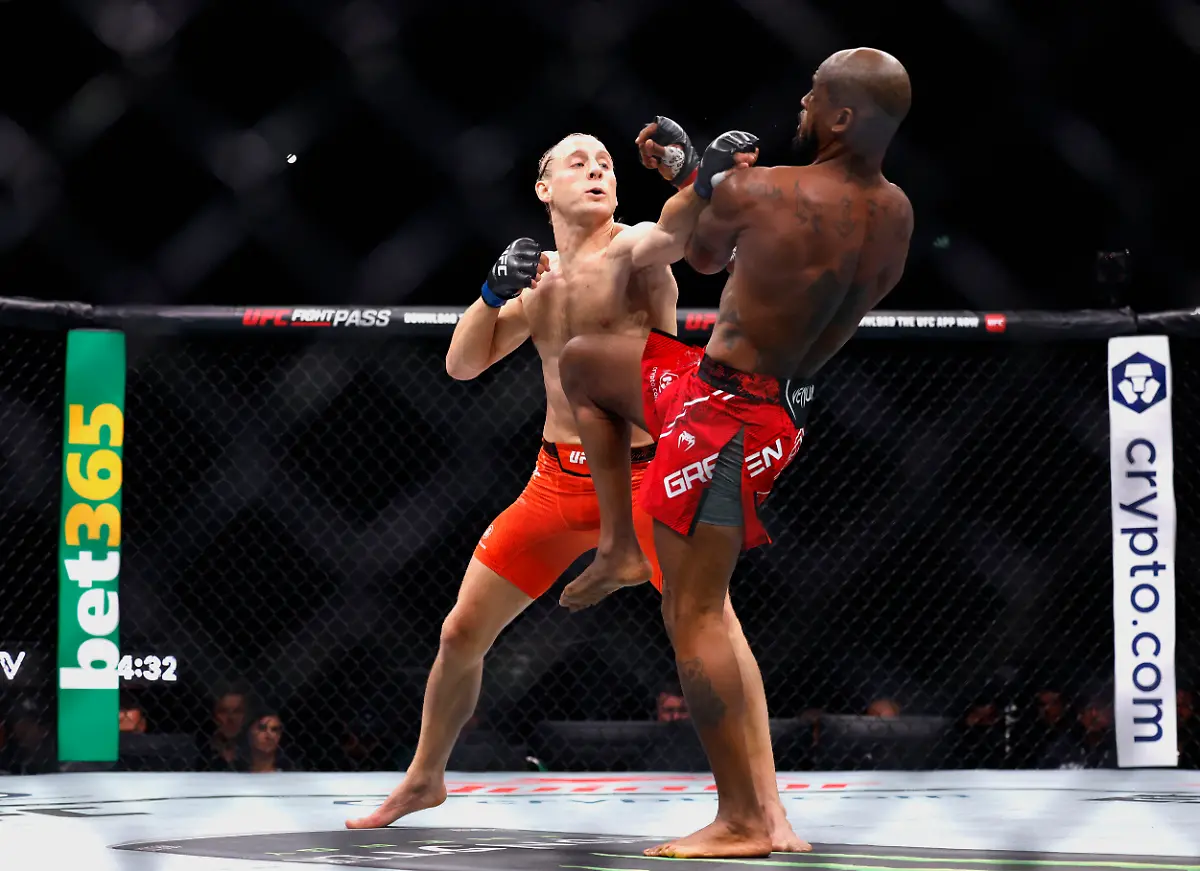 2024-07-28T034830Z-631927771-UP1EK7S0AKRB4-RTRMADP-3-MMA-UFC-UFC304