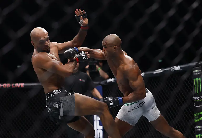 2024-07-28T032416Z-952061883-UP1EK7S09GEB1-RTRMADP-3-MMA-UFC-UFC304