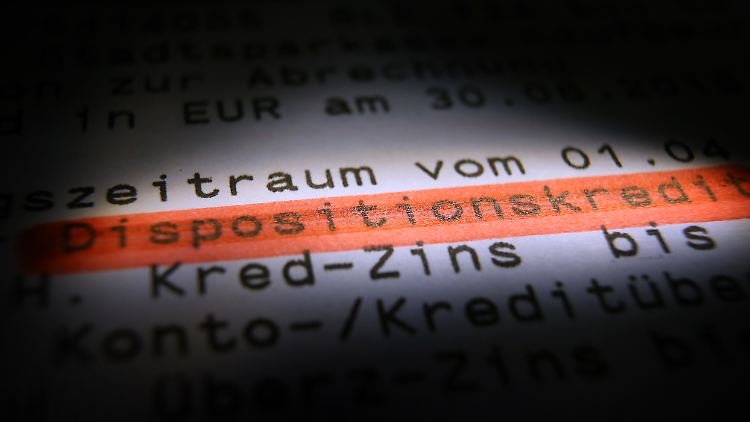 Viele Geldinstitute verlangen noch höhere Dispozinsen.