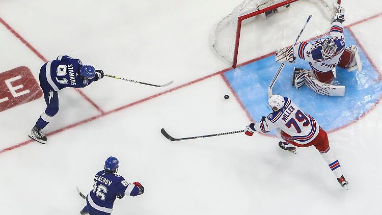 Steven Stamkos trifft zum 3:0.