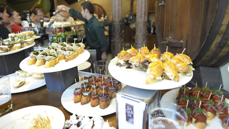 Unter anderem sollen Restaurants dazu verpflichtet werden, den Gästen kostenlose "Doggy Bags" anzubieten, damit diese nicht verzehrte Speisen mit nach Hause nehmen können.