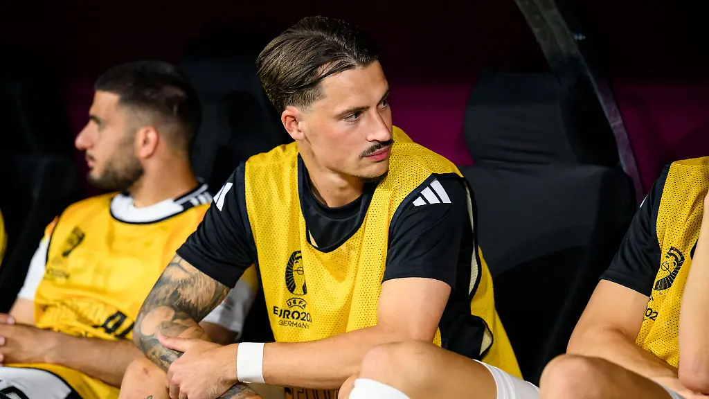 Nationalspieler-Robin-Koch-steigt-bei-Eintracht-Frankfurt-ins-Training-ein