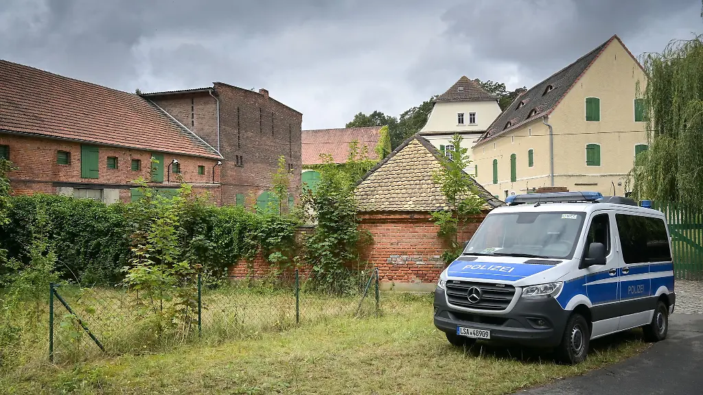 Die-Polizei-setzt-ein-Verbot-des-geplanten-Sommerfestes-auf-dem-Rittergut-des-frueheren-AfD-Landeschefs-durch