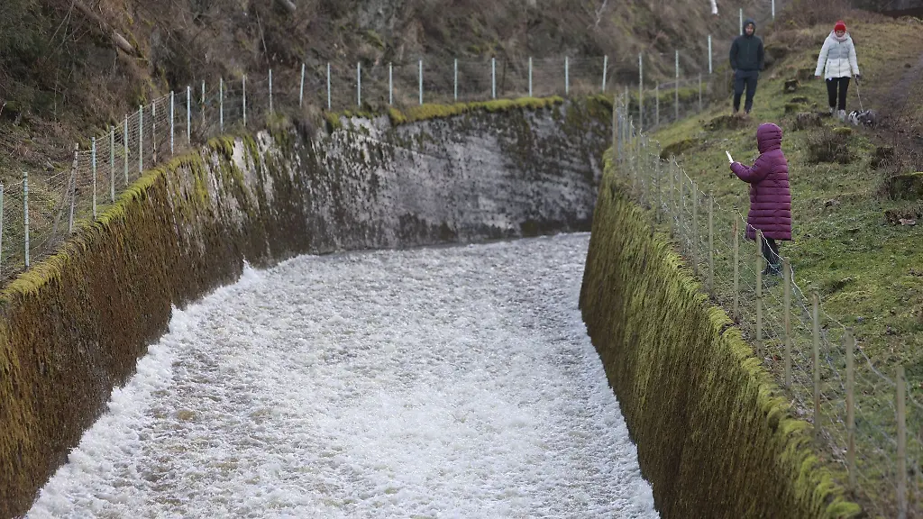 Die-Hochwasservorhersagezentrale-geht-davon-aus-dass-bei-anhaltenden-Niederschlaegen-an-kleineren-Fluessen-im-Land-die-untersten-Melde-und-Warnstufen-ueberschritten-werden-koennten