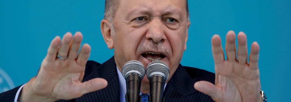 2021-11-12T000000Z_1510549882_RC2YSQ9S6MV6_RTRMADP_3_TURKEY-EBRD.JPG