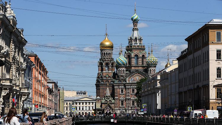In St. Petersburg geht der Alltag weiter. 