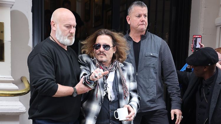 Musste von Bodyguards begleitet werden: Johnny Depp.