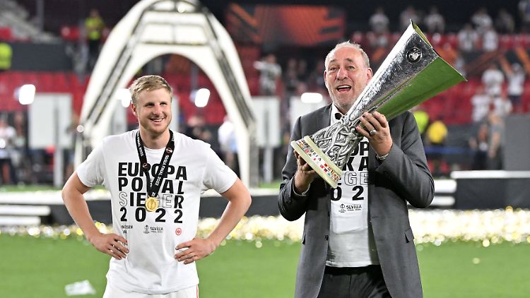 Hintereggers Geschäftspartner steht den Werten entgegen, die insbesondere Eintracht-Präsident Fischer vertritt.